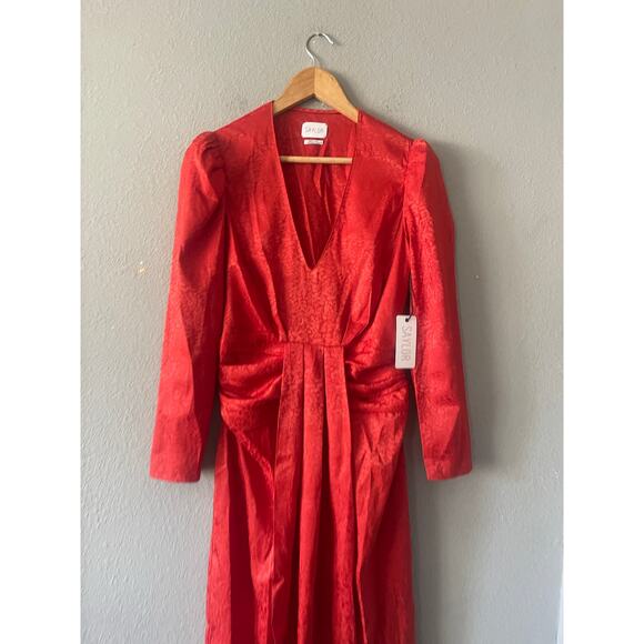 New Saylor Farrow Dress in Flame - Picture 5 of 9
